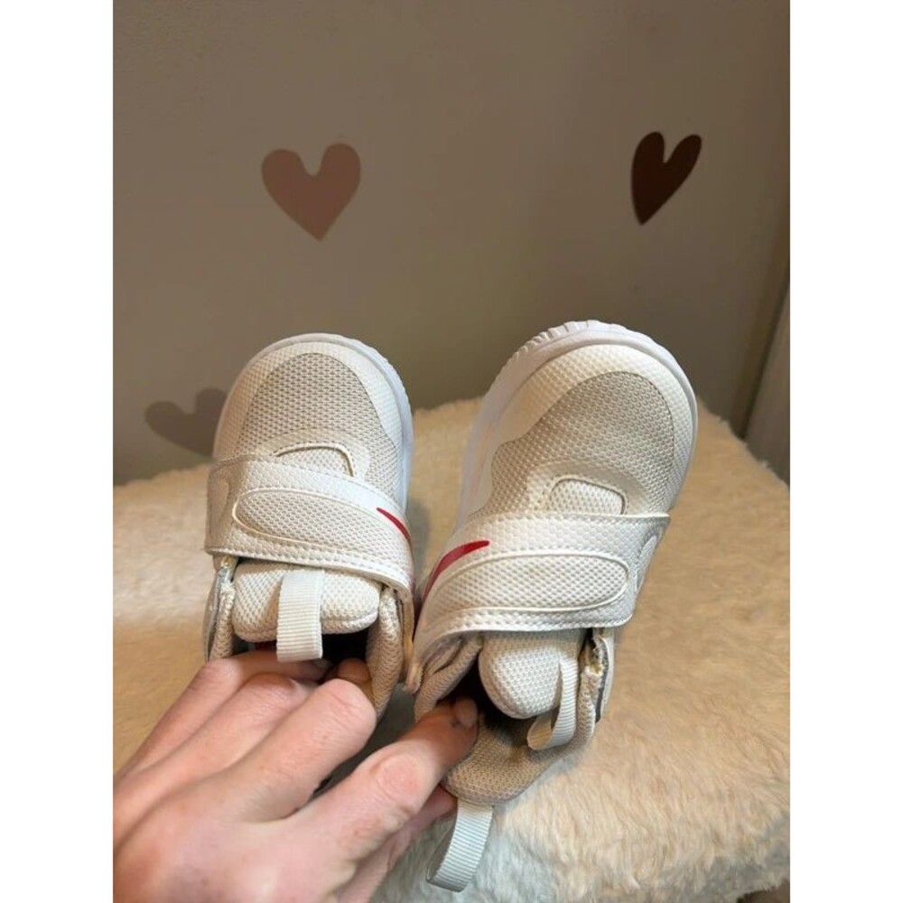 Toddler Nike Sneakers 7C - Picture 4 of 6